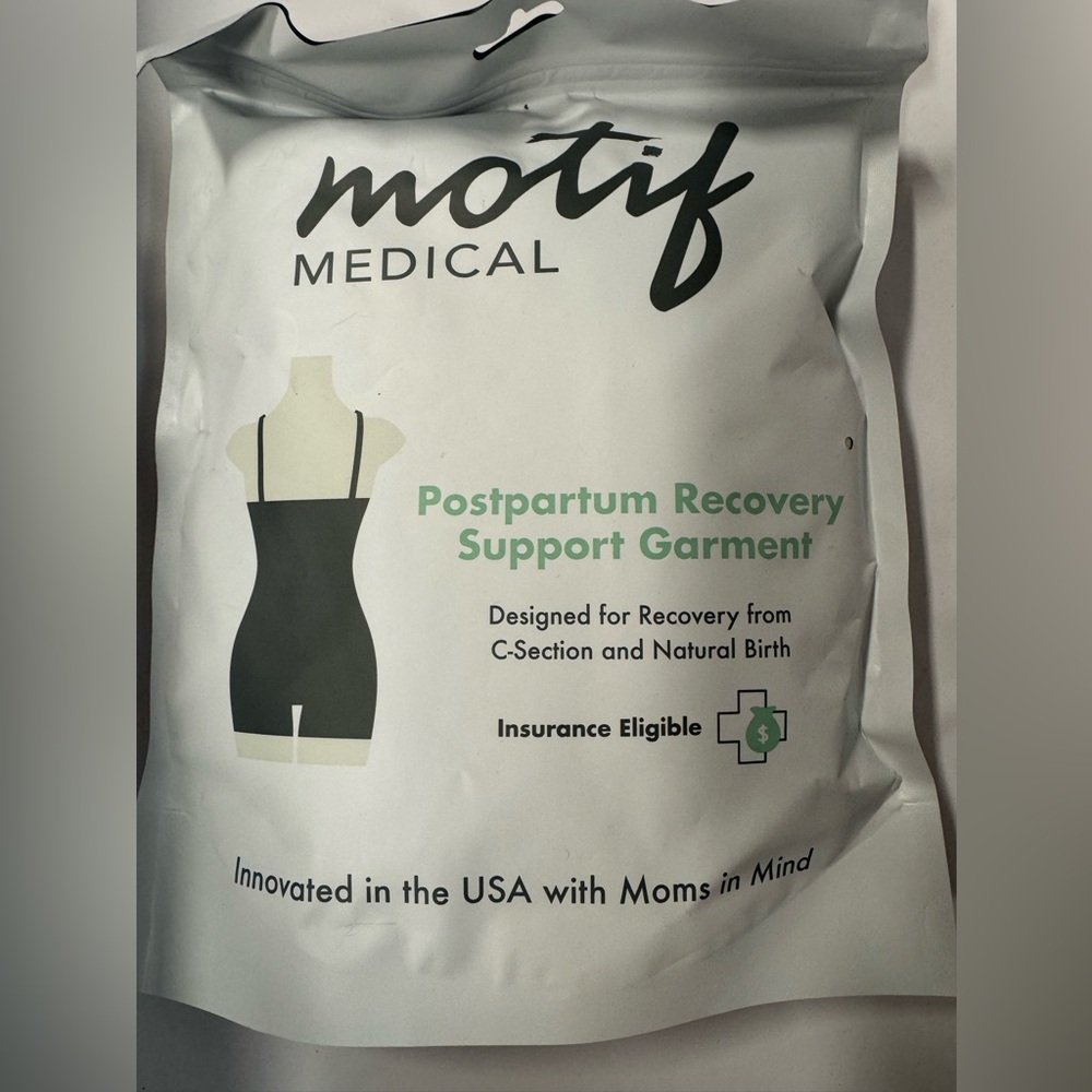 Postpartum recovery garment, size med